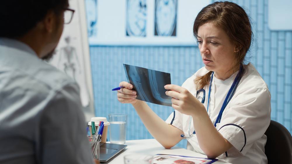 The Red Dot System in X-Ray Interpretation